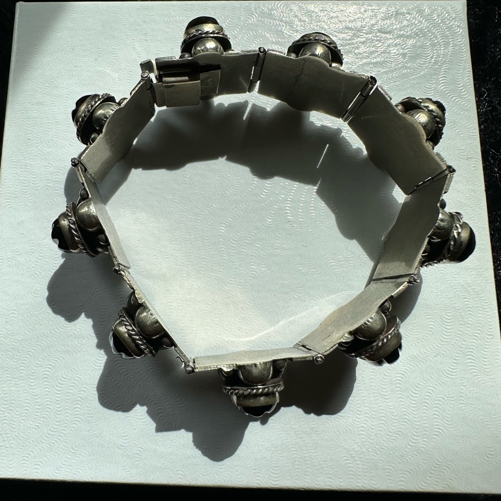 Vintage stone carved alpaca silver link bracelet - Picture 3 of 6